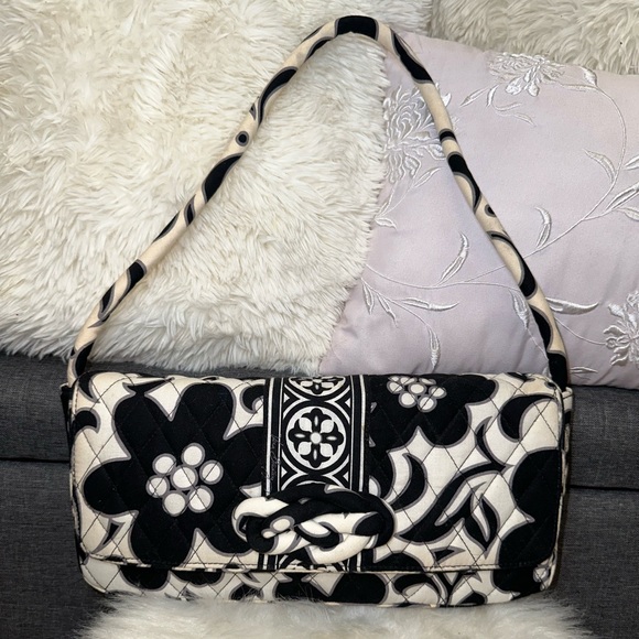 Vera Bradley Handbags - Vera Bradley Knot Clutch Bag✨